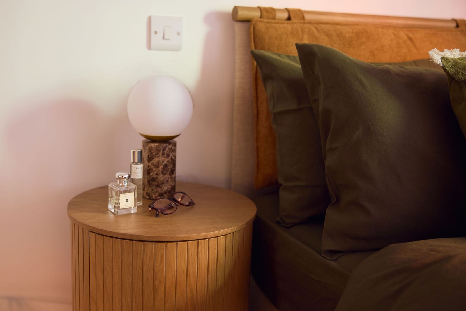 Bedside table 